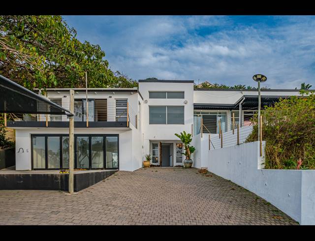 5 BEDROOM FREESTANDING FOR SALE IN BALLITO CENTRAL